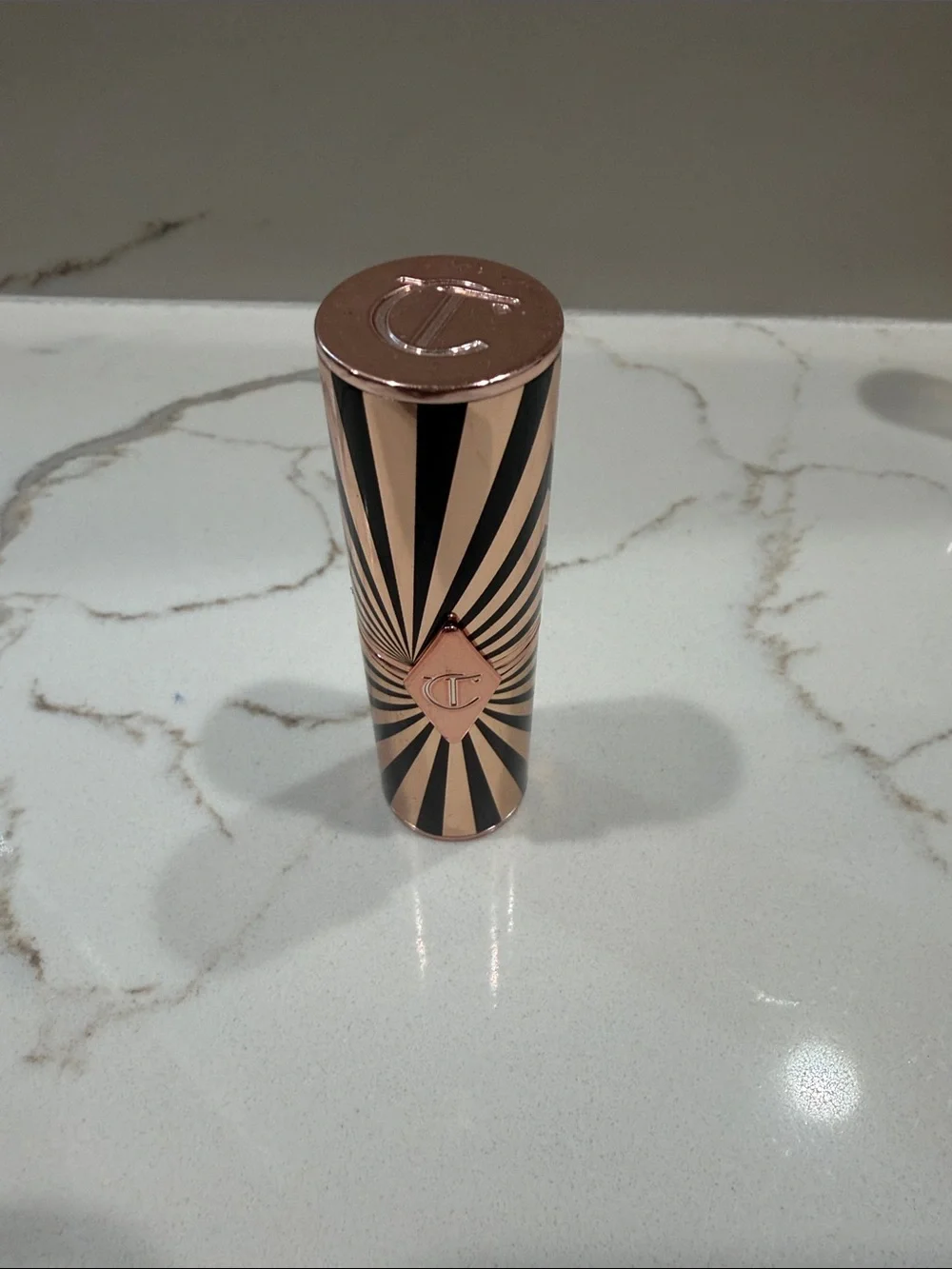 Charlotte Tilbury Hot Lips - Amazing Amal